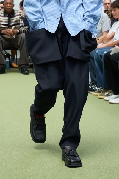 Look 3